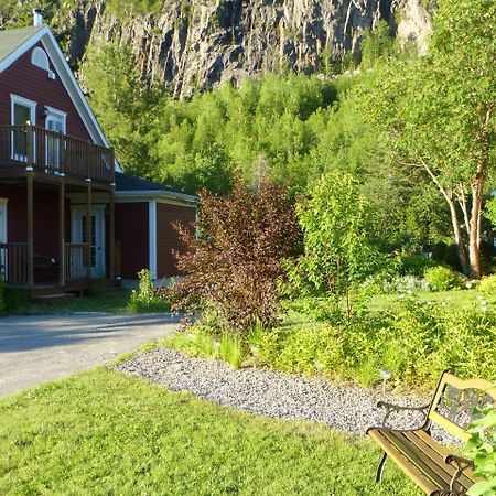 B&B Les Deux Pignons Petit-Saguenay Exterior foto