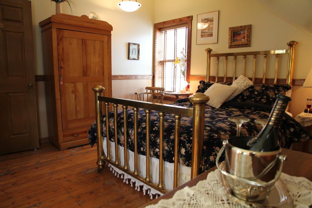 B&B Les Deux Pignons Petit-Saguenay Habitación foto