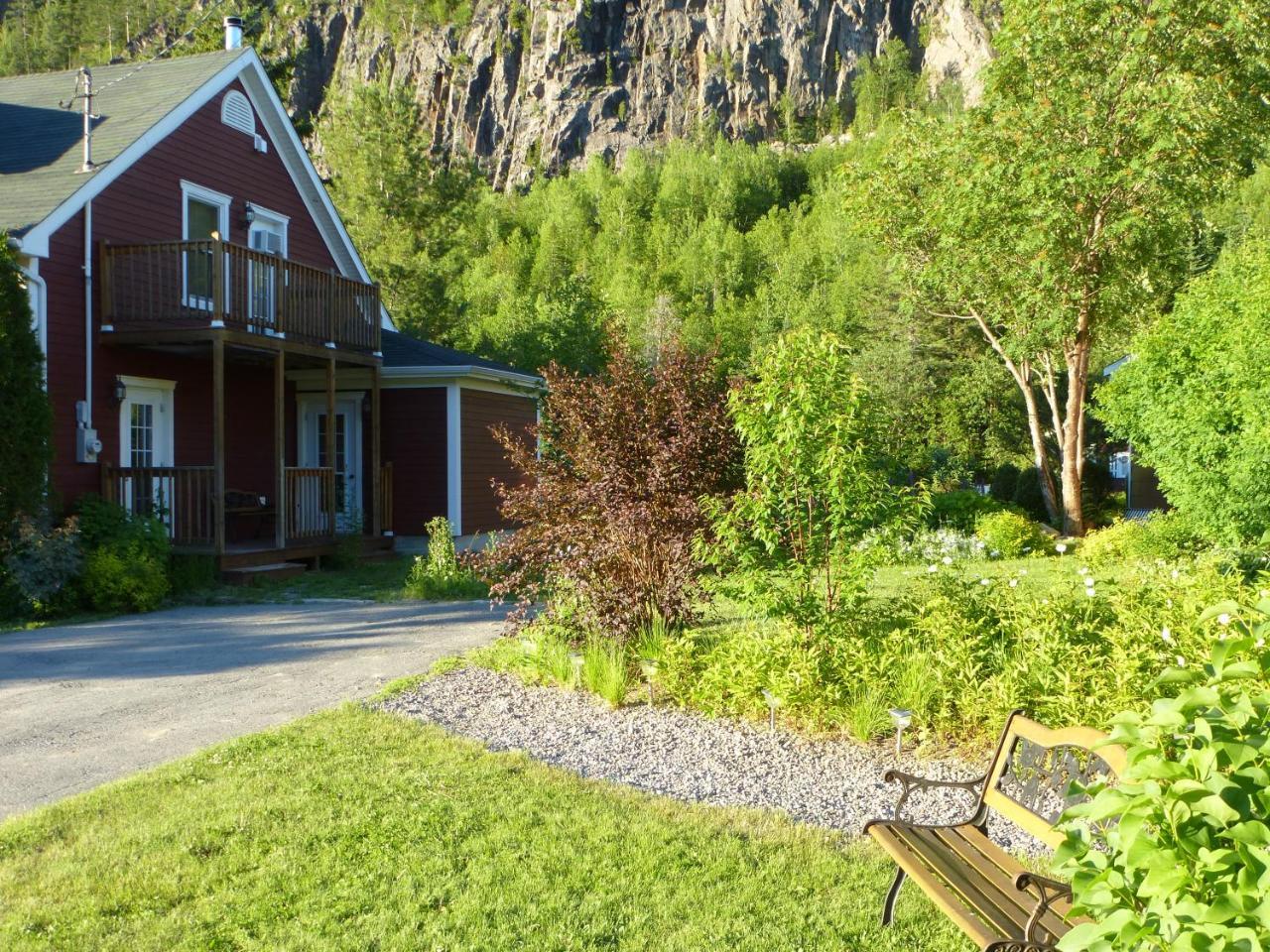 B&B Les Deux Pignons Petit-Saguenay Exterior foto