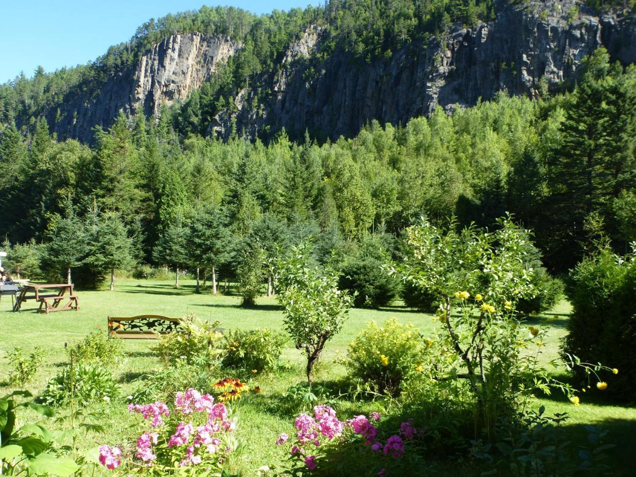 B&B Les Deux Pignons Petit-Saguenay Exterior foto